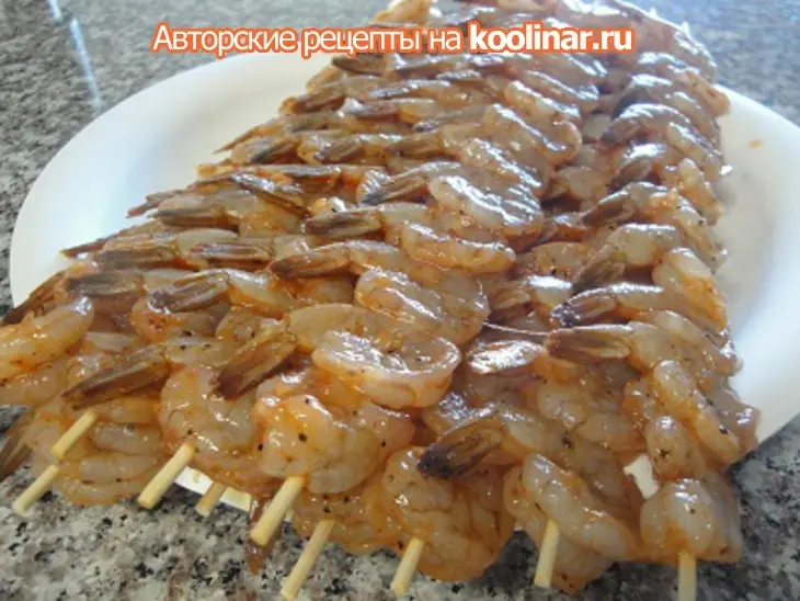 Креветки с чесноком и луком на гриле: шаг 4