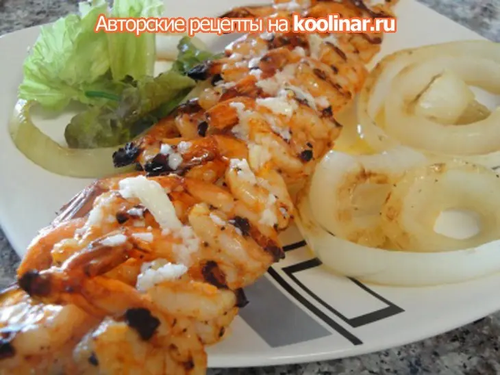 Креветки с чесноком и луком на гриле: шаг 9