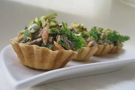 Корзиночки с мясным салатом.: шаг 4