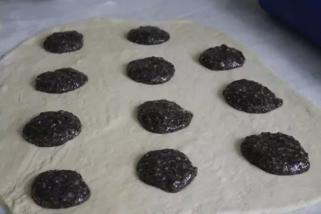 Пончики с маком и орехами: шаг 3