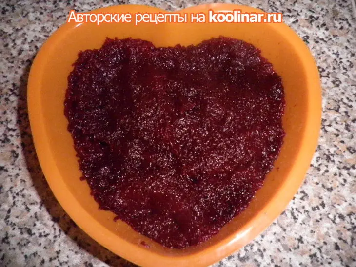 Салат "розовое сердце": шаг 1