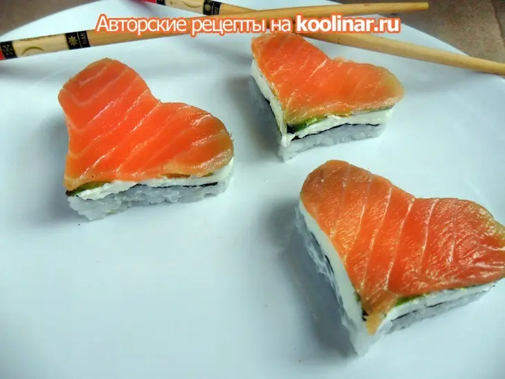 Суши "love": шаг 2