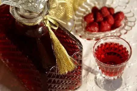 Настойка малиновая на коньяке: шаг 4