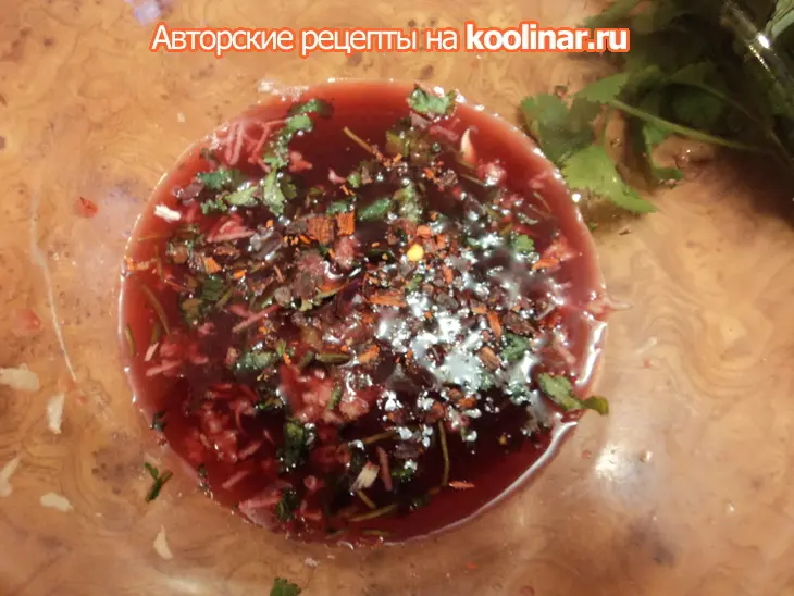 Рыба в остром гранатовом соусе с печеным картофелем и салатом  из зеленой фасоли.: шаг 1