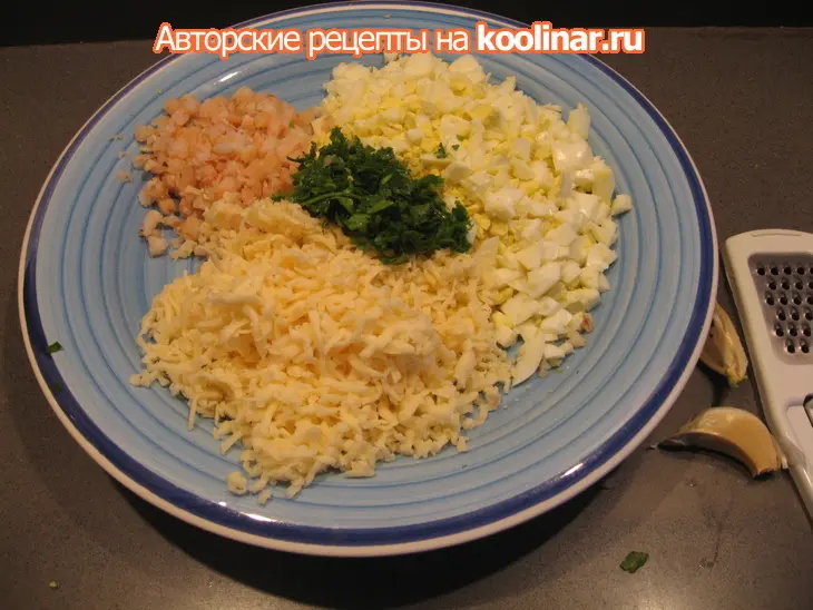 Крабовые палочки фаршированные креветками: шаг 2