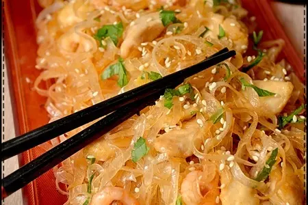 Рисовая лапша с курицей и соусом "пад тай": шаг 1
