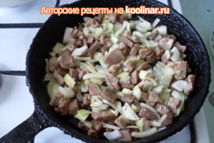 Паста с мясным соусом и моцареллой: шаг 2