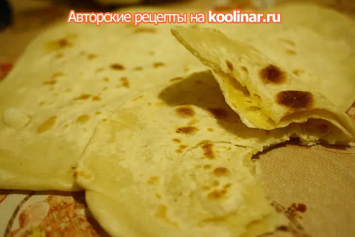 Лепешка сырная: шаг 1