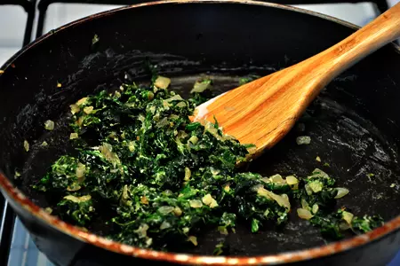 Куриные кордон блю с начинкой из шпината, творога и горгонзолы.: шаг 2