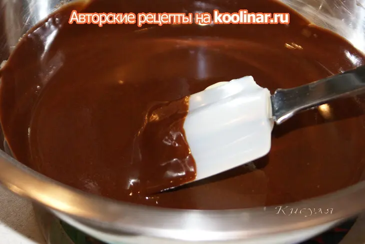 Шоколадные кексы с белым шоколадом и ромовой вишней: шаг 2