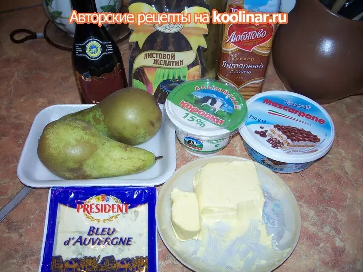 Тортики из голубого сыра на карамелизированных грушах: шаг 1