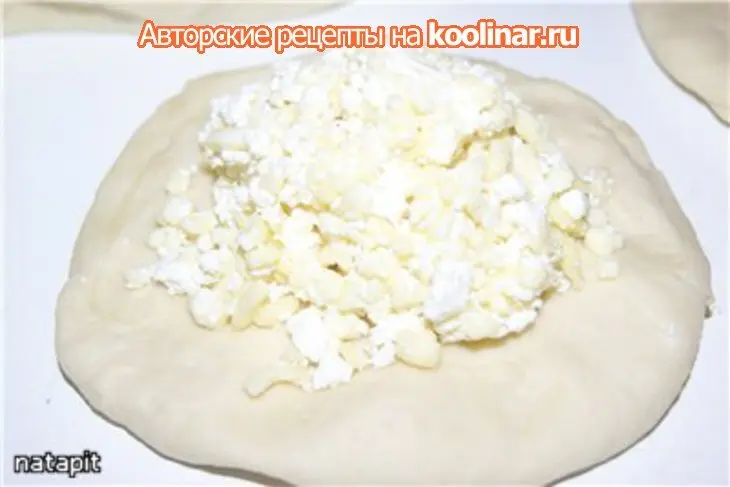 Менгрельские хачапури с сыром и хачапури кубдари с мясом: шаг 4