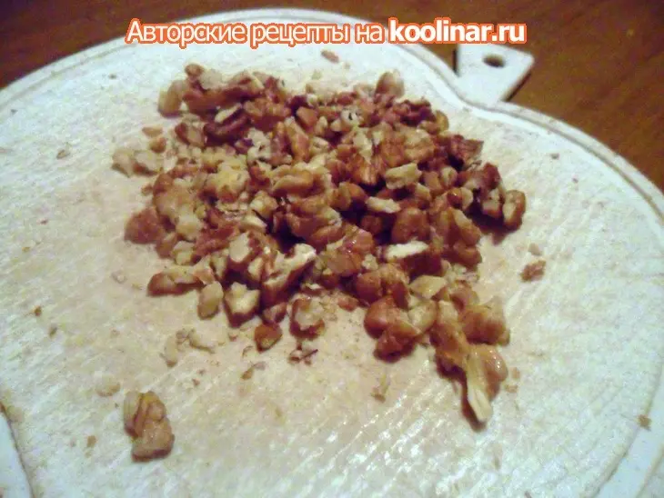Мясная поджарка с луком - пореем и ореховыми сливками: шаг 1