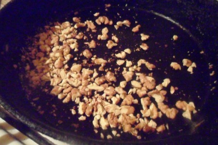 Мясная поджарка с луком - пореем и ореховыми сливками: шаг 2