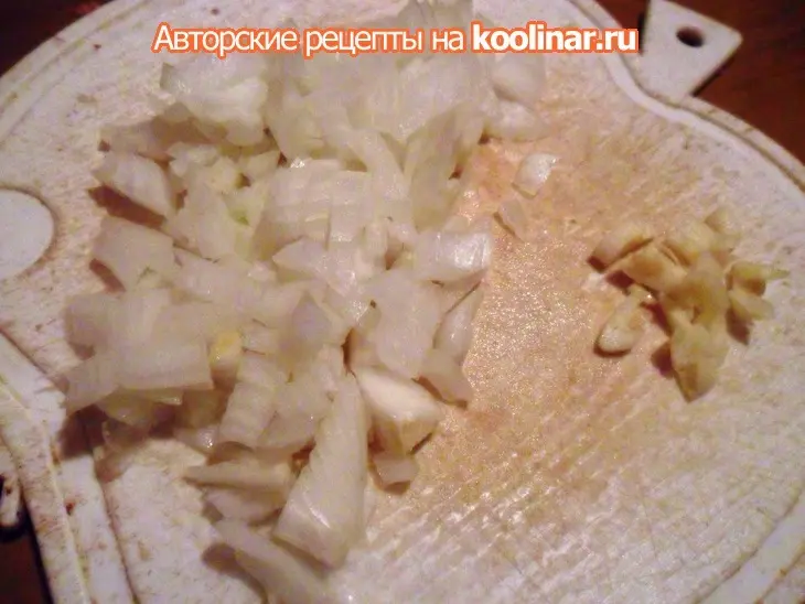 Мясная поджарка с луком - пореем и ореховыми сливками: шаг 3
