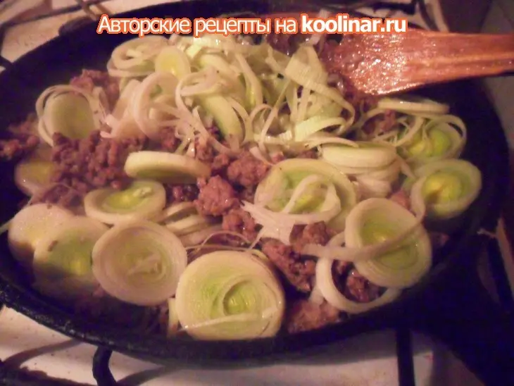 Мясная поджарка с луком - пореем и ореховыми сливками: шаг 5