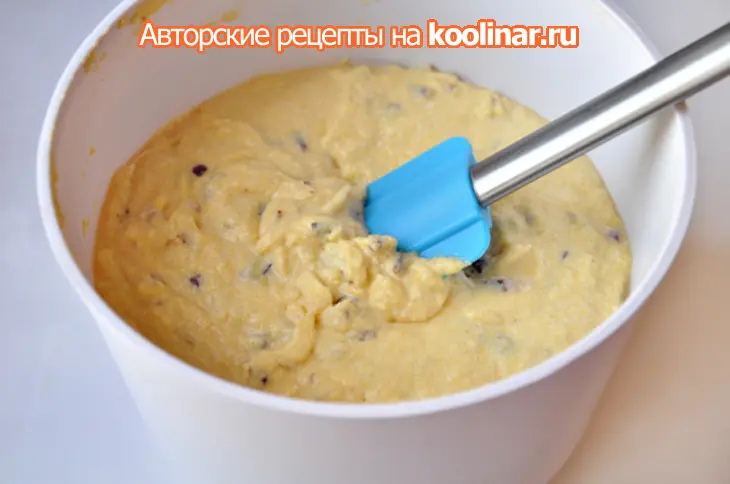 Яблочный, кукурузный кекс с сыром.: шаг 6