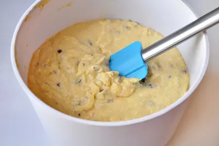 Яблочный, кукурузный кекс с сыром.: шаг 6