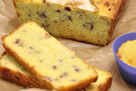 Яблочный, кукурузный кекс с сыром.: шаг 9