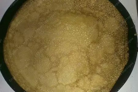 Шоколадный ролл с клубникой и киви: шаг 1