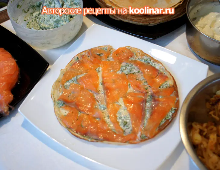 Блинный торт с лососем и сливочным сыром: шаг 5