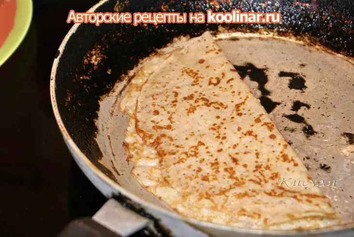 Тонкие ржаные блинчики с сахаром: шаг 2