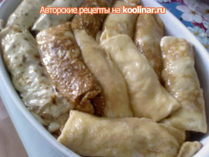 Блинчики с тушёными куриными сердечками, запечённые в духовке до хрустящей корочки: шаг 7