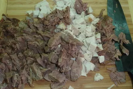 Греческие треуголки из теста фило с курино-луковой начинкой: шаг 4
