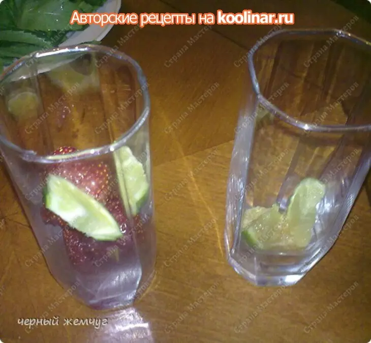 Коктейль "мохито" и коктейль "мохито клубничный": шаг 2