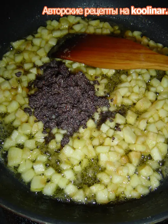 Блинчики с карамелизированными яблоками, маком и творожным кремом: шаг 3
