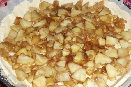 Пирог с карамельными яблоками: шаг 3