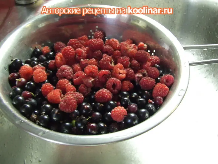 Ягодный компот с мятой "вспомним лето!": шаг 2