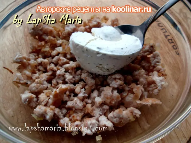 Блинные роллы с курицей и оливками: шаг 8