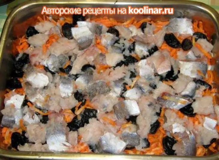 Хек с черносливим и овощами: шаг 4