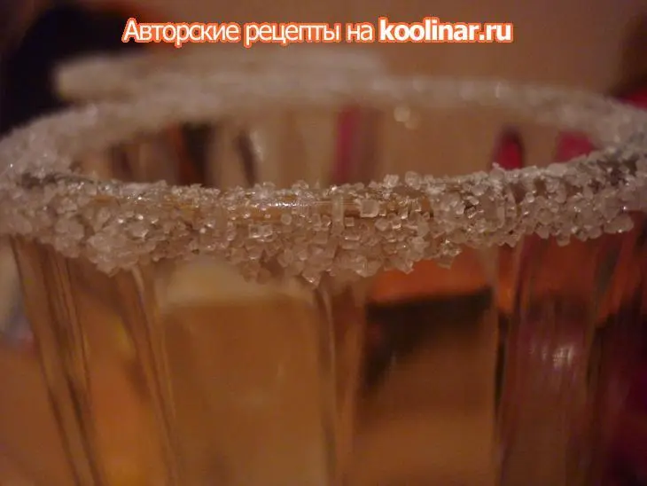 Бодрящий коктейль из клюквы, манго и ананаса или тропики на русский манер: шаг 4