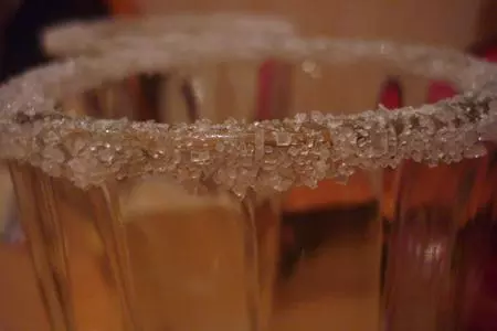 Бодрящий коктейль из клюквы, манго и ананаса или тропики на русский манер: шаг 4