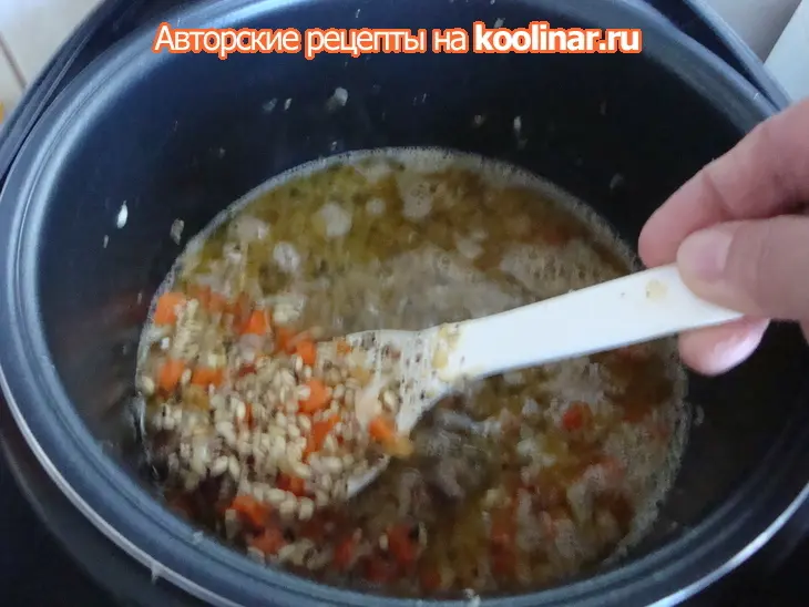 Каша перловая с квашеной капустой  ,фрикадельками и домашним сыром.: шаг 3
