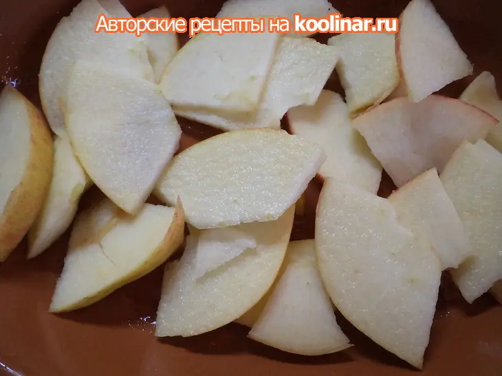 Острый цыпленок с пастой карри на фруктовой подушке.: шаг 2