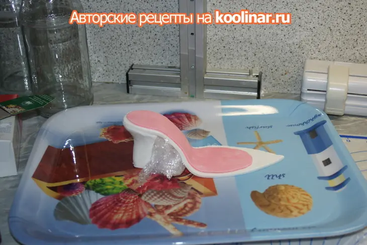 Туфелька из  желатиновой мастики: шаг 3
