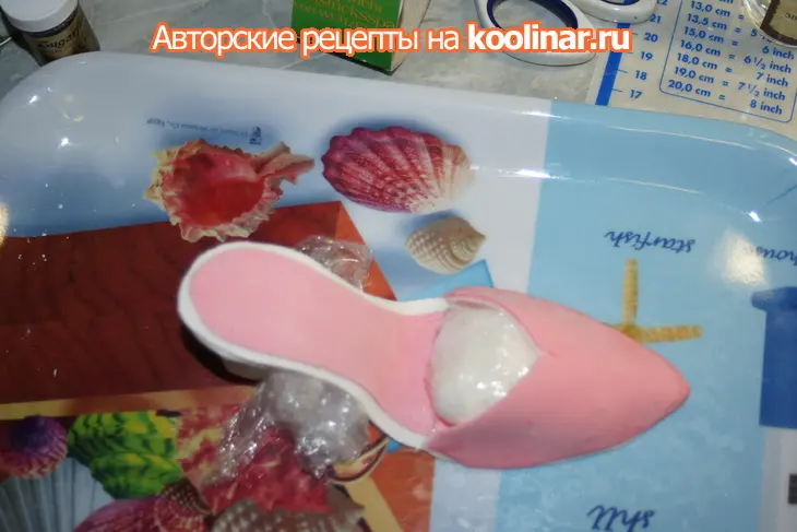 Туфелька из  желатиновой мастики: шаг 4