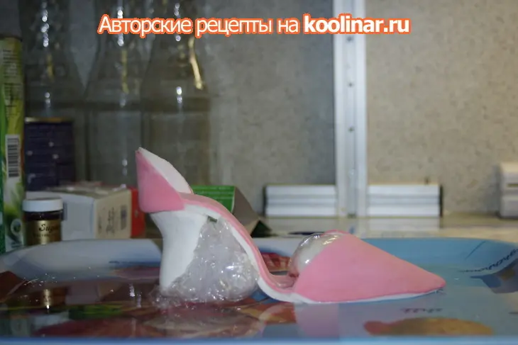 Туфелька из  желатиновой мастики: шаг 5