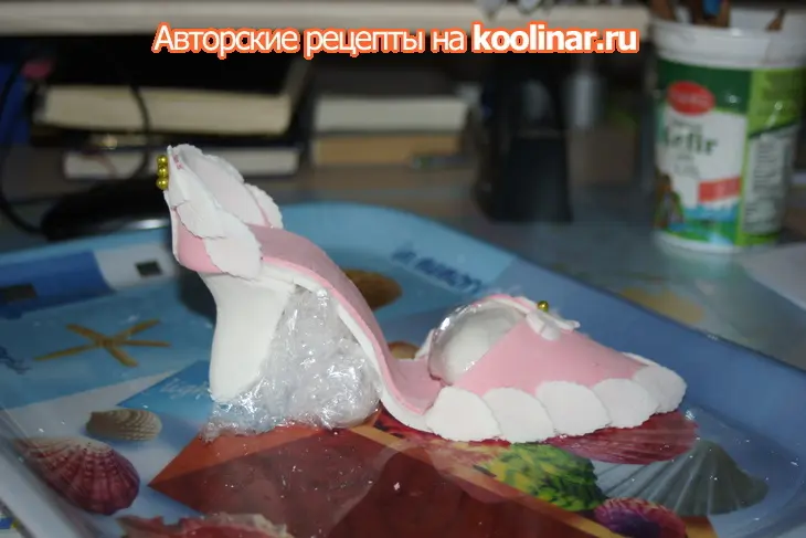 Туфелька из  желатиновой мастики: шаг 7