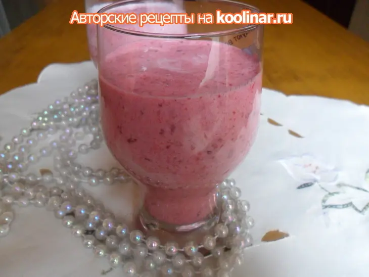 Ежевично -  клубничный шейк: шаг 6