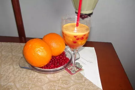 Желейный апельсиновый коктейль с красной смородиной: шаг 9