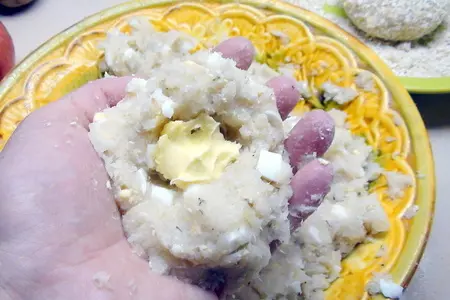 Рыбные котлеты из трески с геркулесом и варёными яйцами. для прекрасной именинницы светочки svett66.: шаг 4