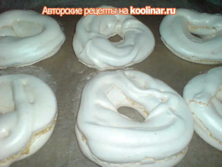 Кольцо-безе с карамелизированными и фламбированными апельсинами: шаг 5