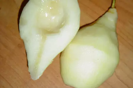 Слойки с грушами и орехами.: шаг 1