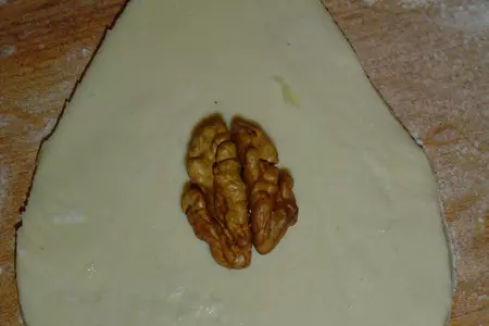 Слойки с грушами и орехами.: шаг 4