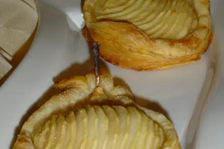 Слойки с грушами и орехами.: шаг 7