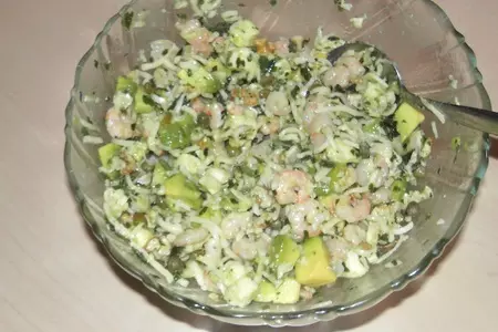 Пирог с авокадо, креветками, моцареллой и др.: шаг 2